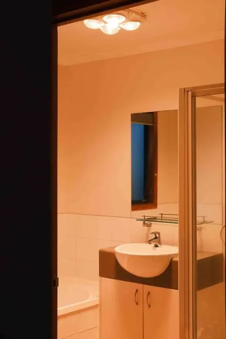 Inner City Hotspot & Quiet House Hobart Villa